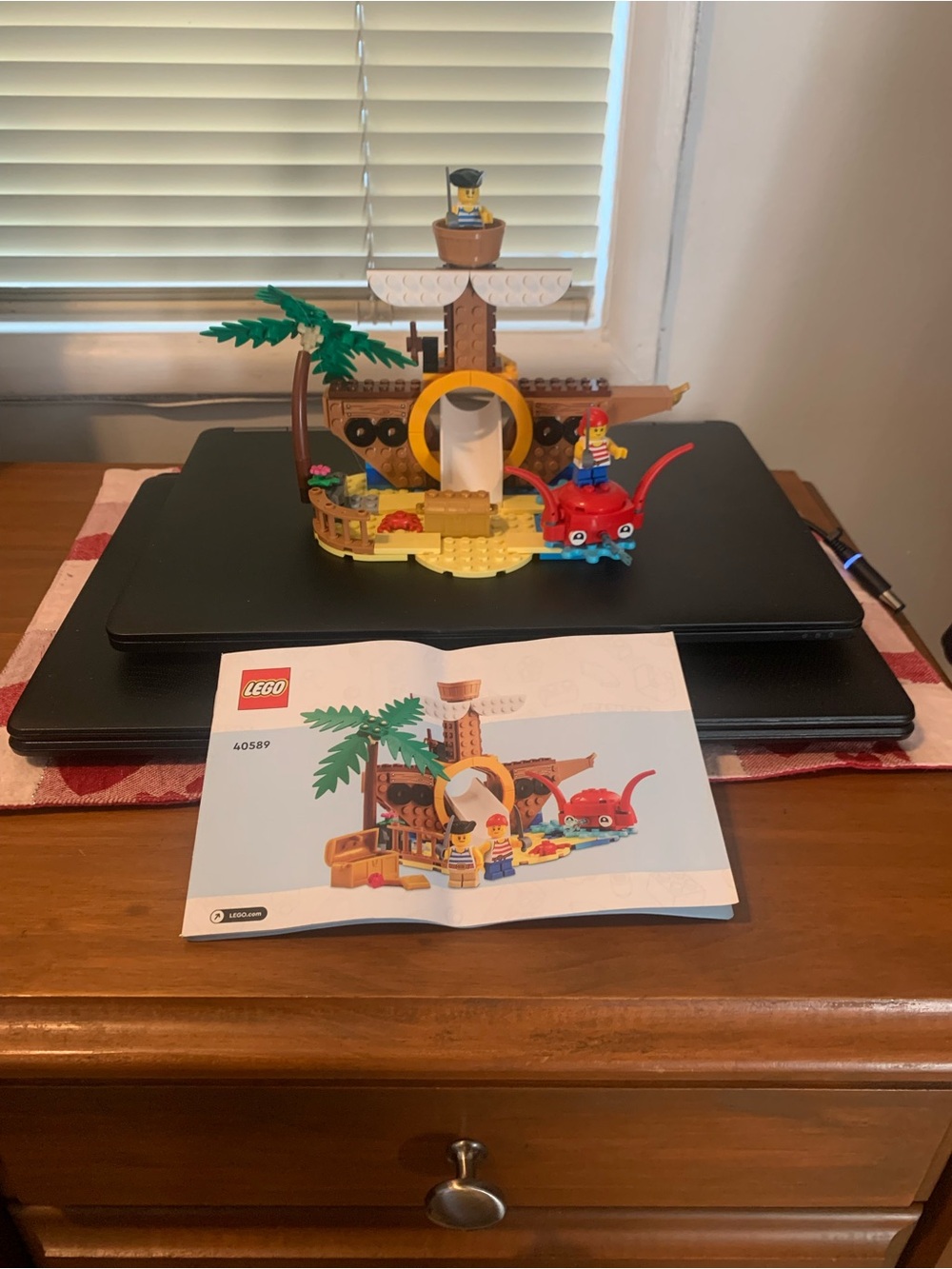 Lego pirates play set
